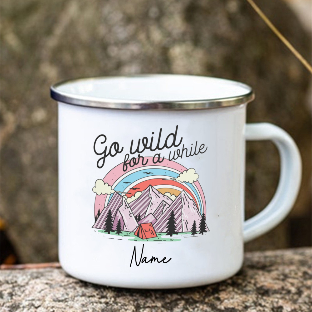 パーソナライズされた名前のキャンプエナメルマグカップ,手描き - Outdoor Adventure Names のレビューと価格